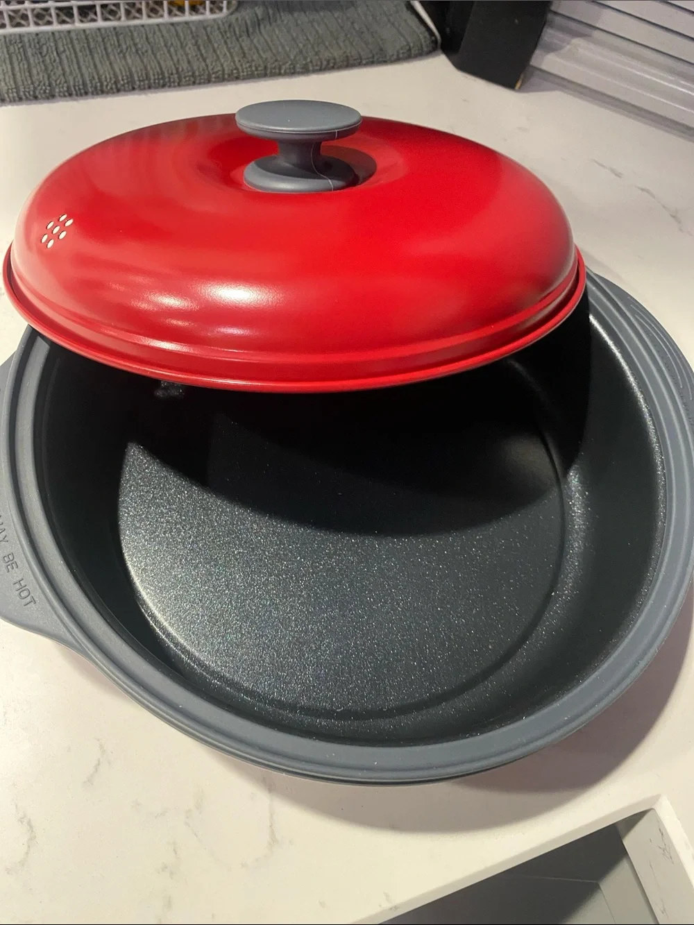 Maconee bright red